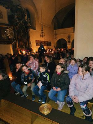 Hl. Messe bei Kerzenlicht 20.12 .2024