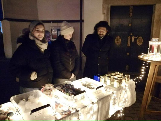 Adventmarkt und Kranzsegnung GD