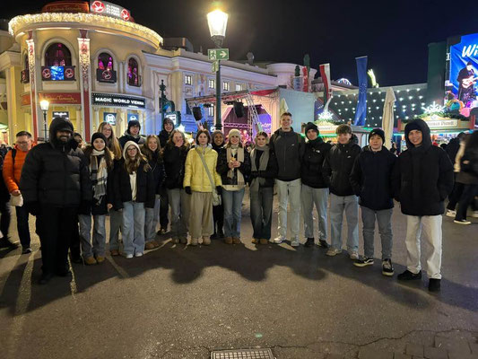 Jugendseelsorge Wintermarkt Besuch im Wiener Prater 2024