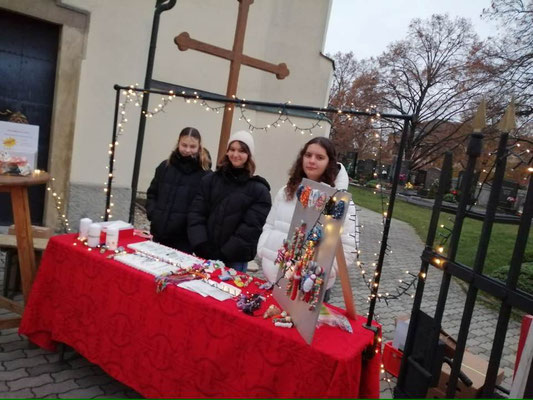 Adventmarkt und Kranzsegnung GD