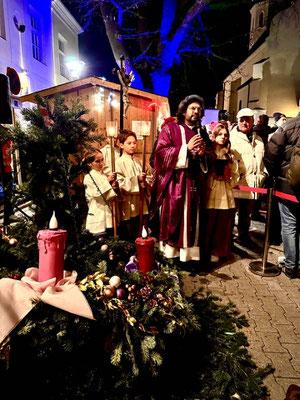 Adventmarkt und Kranzsegnung GD