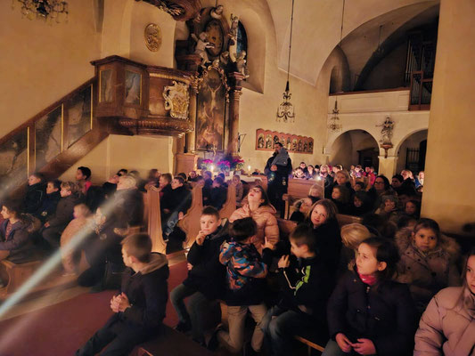 Hl. Messe bei Kerzenlicht 20.12 .2024