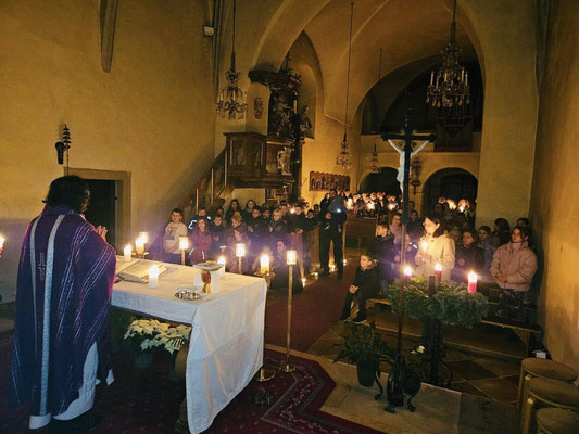Hl. Messe bei Kerzenlicht 20.12 .2024