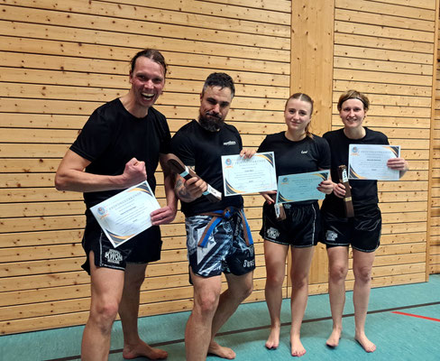 unsere neuen braunen Gürtel