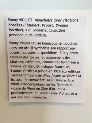 Fanny Viollet, Mouchoir avec citation brodée (notations sur cartel)