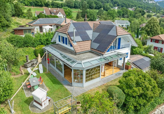 EFH kaufen A1 nah ca. 30 Min. nach Bern und 40 nach Zürich Basel Luzern. Grosses Haus Mittelland zentral kaufen