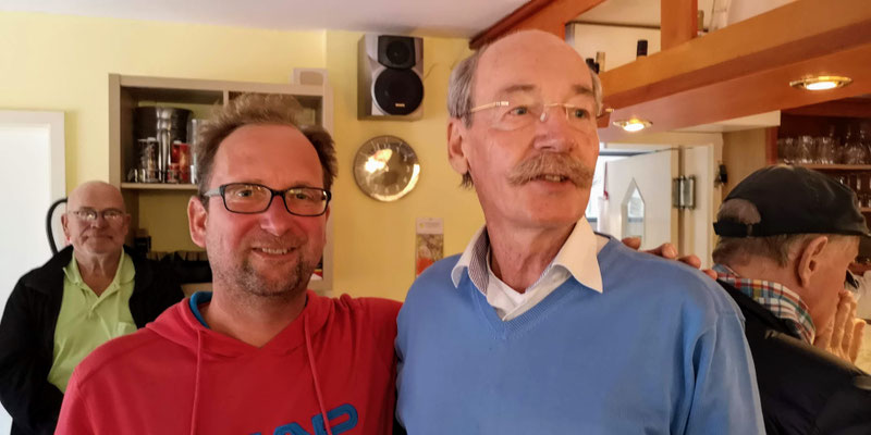 Markus Nagel li Vergabe der Vereinsnadel für anerkannte Leistungen