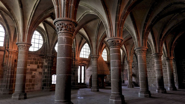 Mont Saint-Michel - Rittersaal aus dem frühen 13. Jahrhundert.