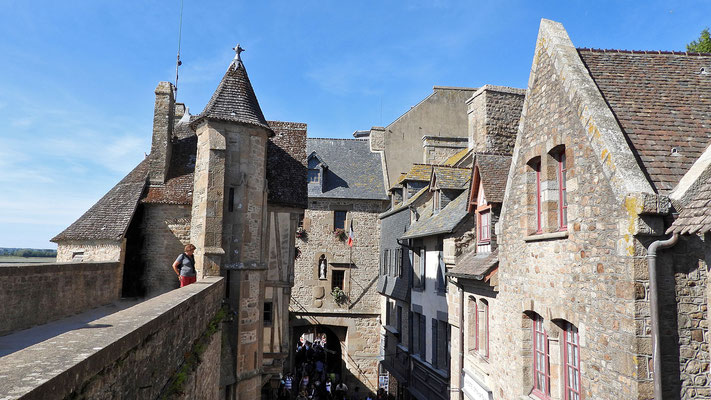 Mont Saint-Michel - mittelalterliches Dorf.