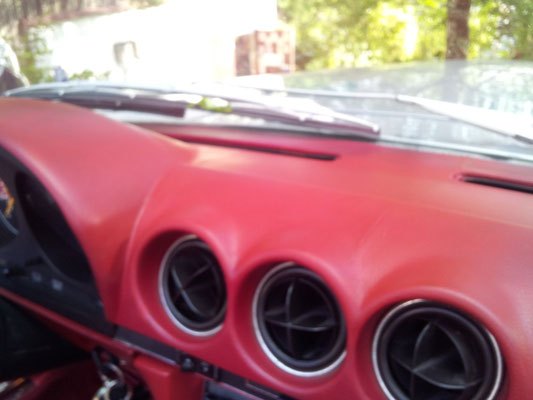 Cockpit Riss Reparatur und Tönung