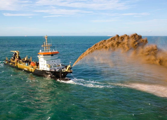 Abbildung 5: Der Hopperbagger DCI Dredge XXI während der Erprobung (Quelle IHC)