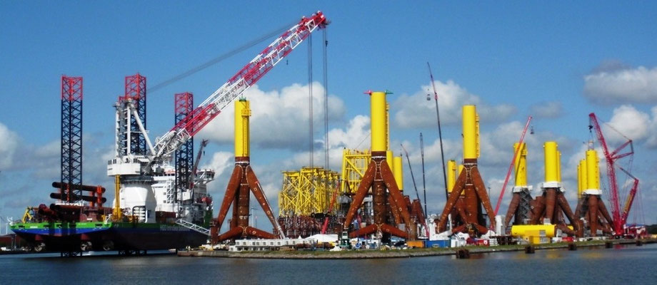 Abb. 1: Abbildung 1: Innovation steht bei der Taufe an der „ABC Halbinsel“ auf den Hubbeinen und lädt hinterher Tripods (Foto Dr. Hochhaus)
