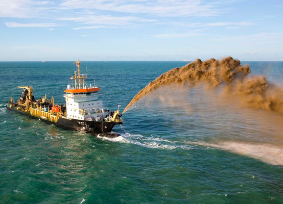 Abbildung 5: Der Hopperbagger DCI Dredge XXI während der Erprobung (Quelle IHC)