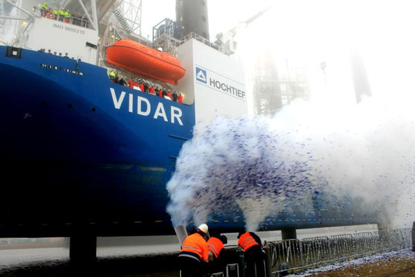 Abb. 9: Taufe des Errichterschiffes „Vidar“ (Foto Dr. Hochhaus).