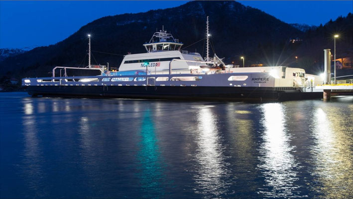 Abbildung 2: 1906, Elektrischer Antriebsmotor für rund 100 Ziegelkähne in Berlin (Quelle STG Jahrbuch 1908)