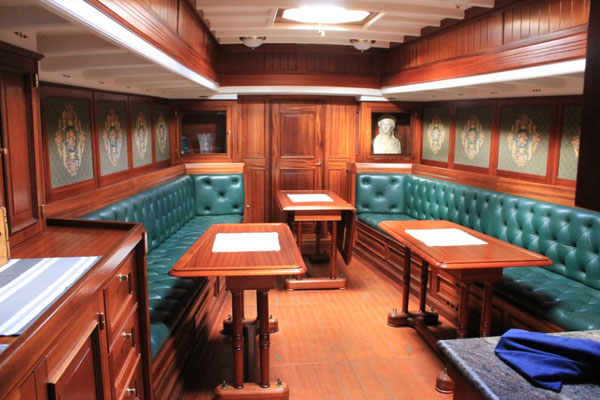 Salon, Blick vom Niedergang