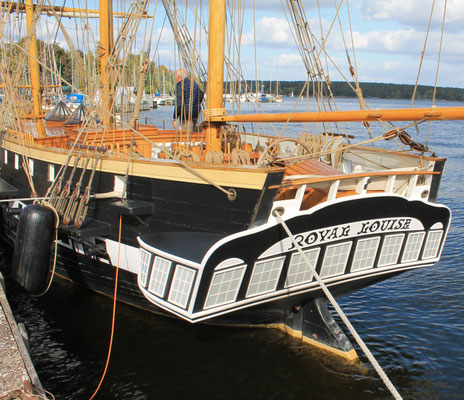 Heckspiegel mit aufgemalten Fenstern