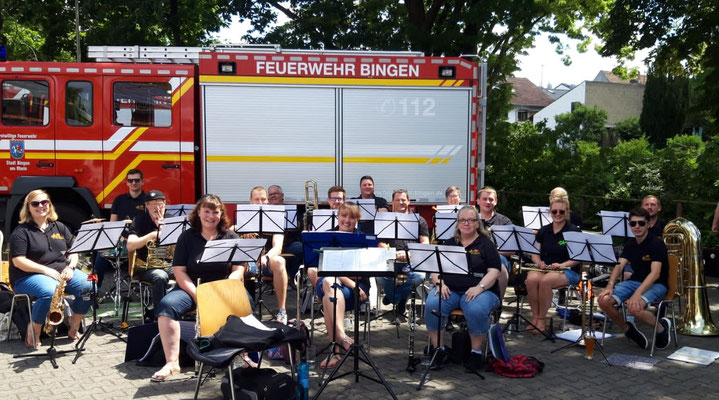 Frühschoppen auf dem Feuerwehrfest der Freiwilligen Feuerwehr Bingen-Büdesheim