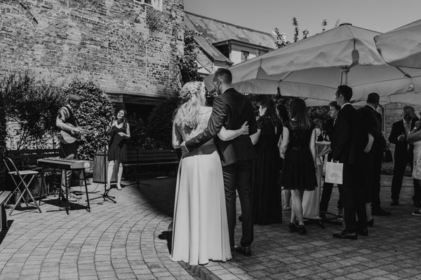 Hochzeitssänger-Duo aus Hamburg begleitet Hochzeit
