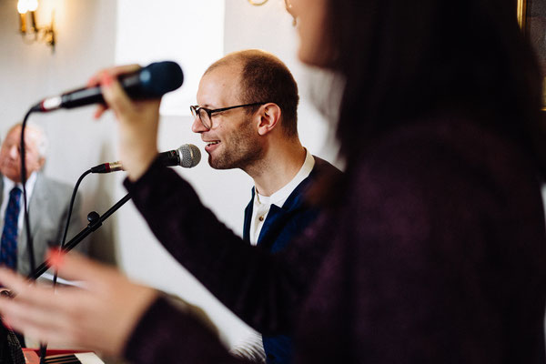 Duo Pine Alley spielt bei kirchlicher Trauung