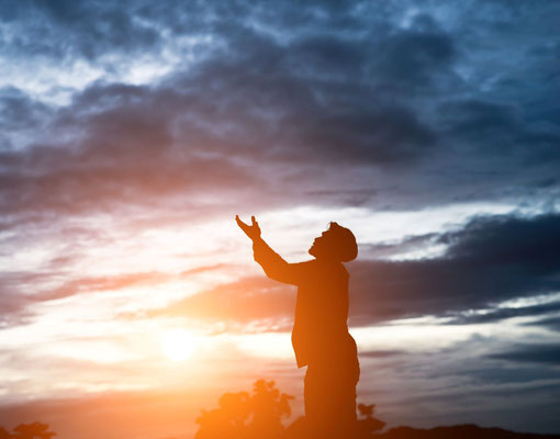 Prions notre Créateur, c’est Lui qui nous connaît le mieux. Il sait précisément ce que nous ressentons au plus profond de nous-mêmes. La Bible dit qu’il entend ceux qui souffrent. 