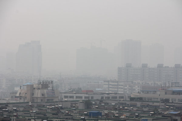 La pollution de l'air de notre planète Dieu cause des problèmes de santé. Dieu viendra saccager détruire ceux qui saccagent la terre apocalypse. Le Royaume messianique va restaurer notre planète.