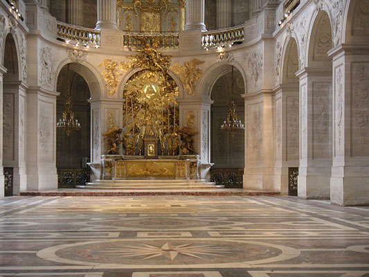 Tétragramme dans la chapelle du château de Versailles