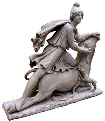 Le dieu Mithra très vénéré dans l'Empire romain et le taureau. Le culte du taureau est notamment présent dans le mithraïsme (sacrifice du taureau),