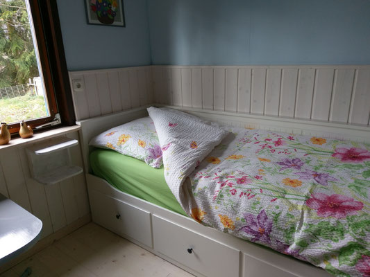 2. Schlafzimmer mit Ausziehbett