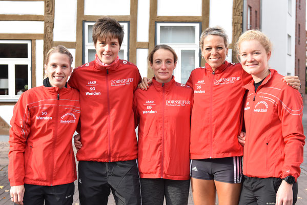 Das Frauen-Team vor dem Start