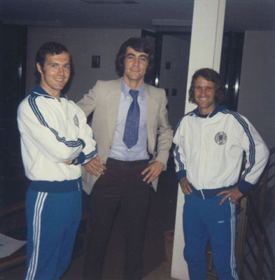 Gruppenfoto: Beckenbauer, Thiess, Overath