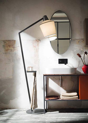 Lampe sur pied pour salle de bain design, modernes ou classiques, disponibles chez Pitois à Orléans (45)