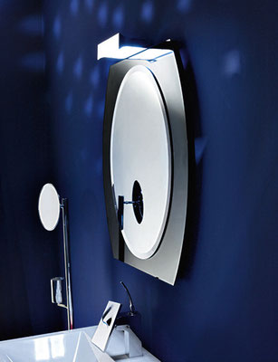 Miroir ovale pour salle de bain design ou modernes, disponible chez Pitois proche Olivet (45)
