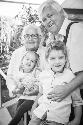 Familie Krall sen. mit Enkelkinder, Gasthof Krall