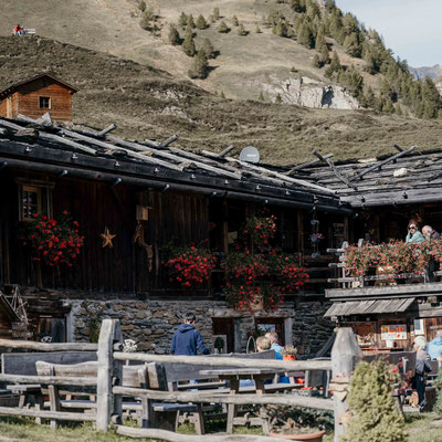 leichte Wanderung zum schönsten Almdorf Südtirols: FANE ALM  ©Marika Unterladstätter