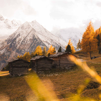 Where Hay Barns Meet Glaciers: Hiking to the Lobisa Schupfn above Rein in Taufers, South Tyrol ©Lena Sulzenbacher