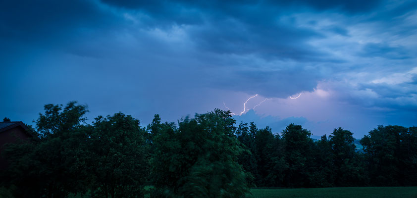 D610  | f/8  |  10s  |  ISO-100  |  24mm  |  Menzingen (CH)