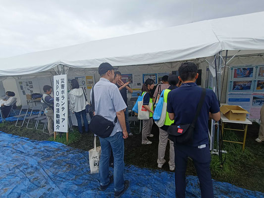 各団体等による展示