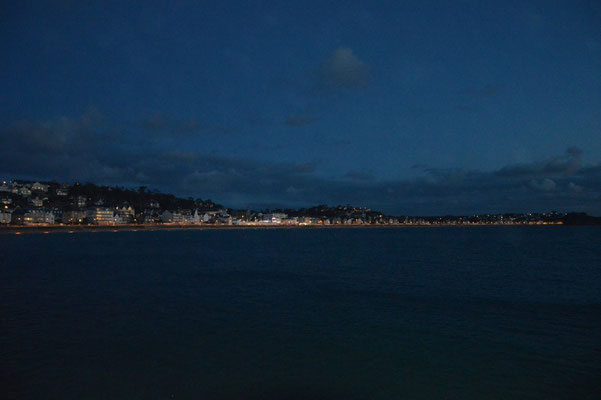 La plage, le soir.