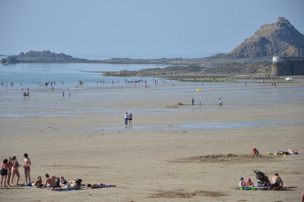 La plage du Val-André à marée basse le 15 août 2013.