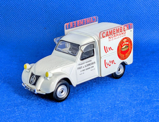 Citroën 2 CV AZU  Camembert normand LE BON   1956