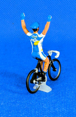 Cycliste Bras Levés -  avec casque  Equipe AG2R  TOUR DE FRANCE 