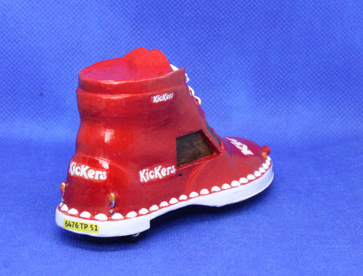 Peugeot 104   -  Chaussure KICKERS     Caravane Tour de France 1989