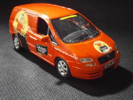  Fiat Ulysse Café Grand' Mère    Caravane Tour de France 2003