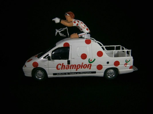 Peugeot Expert  " CHAMPION " Version N°1 Cycliste bras levés   Caravane Tour de France 1999