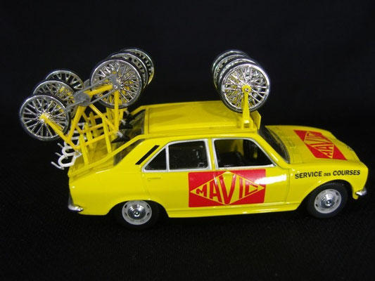 Peugeot 504 Assistance MAVIC                                             Tour de France 