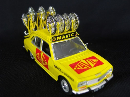Peugeot 504 Assistance MAVIC                                             Tour de France 