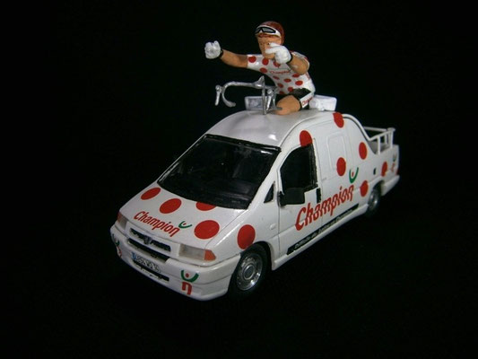 Peugeot Expert  " CHAMPION " Version N°1 Cycliste bras levés   Caravane Tour de France 1999