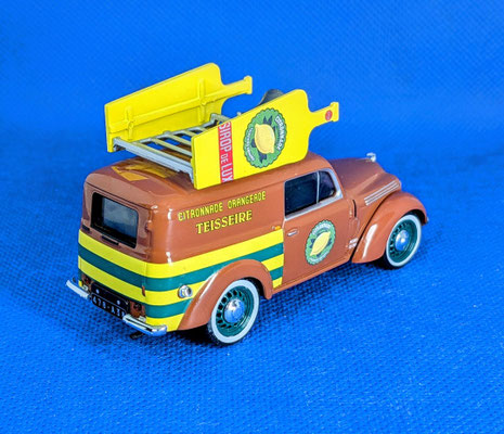 Renault Dauphinoise  Sirops TEISSEIRE