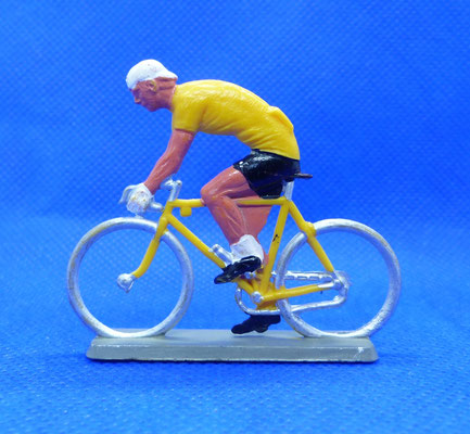 Cycliste STARLUX Maillot jaune avec casquette